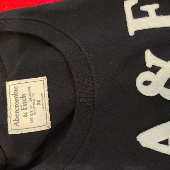 MENS T BY ABERCROMBIE & FITCH - Picture 2 of 3